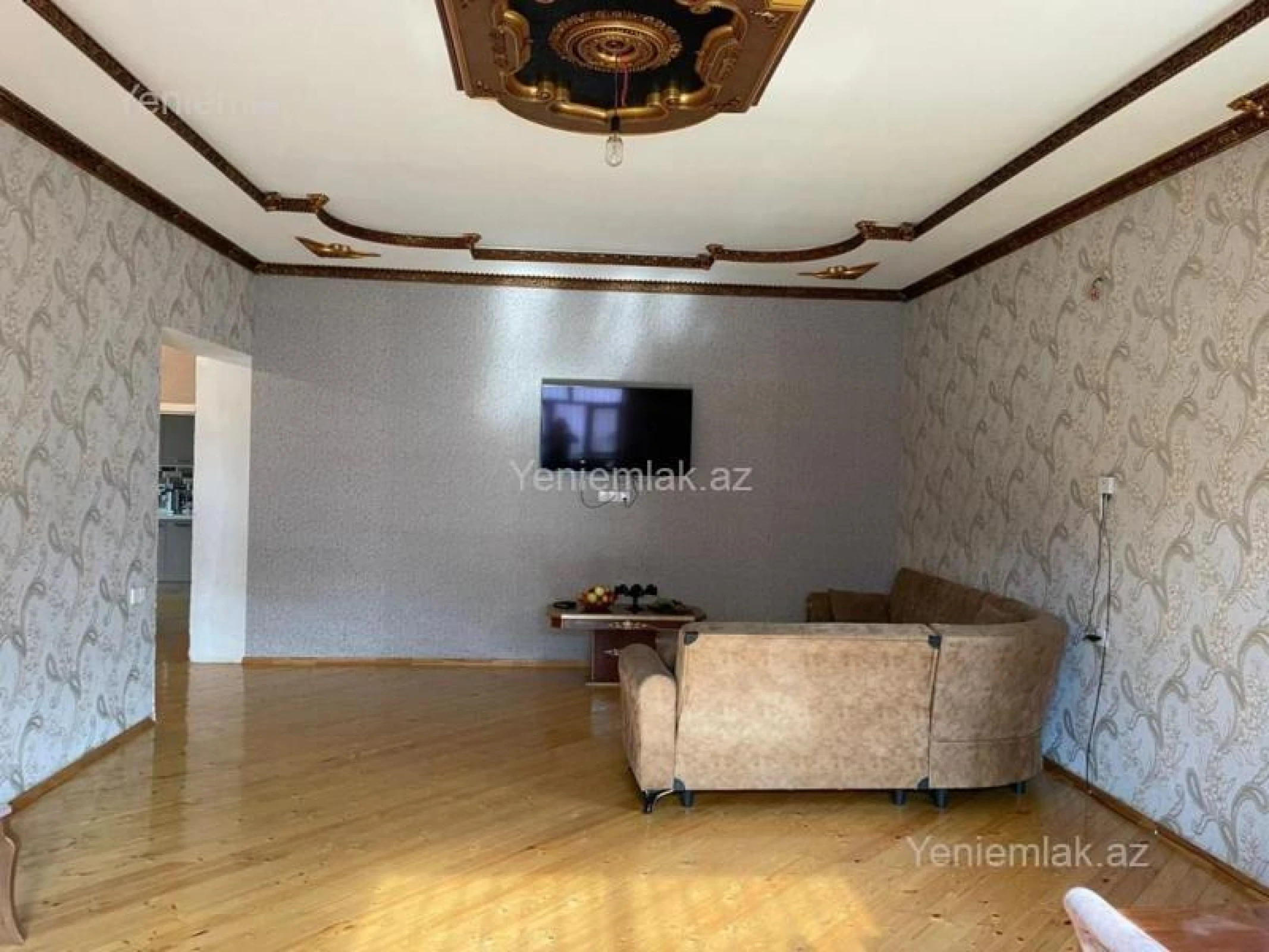Satılır 9 otaqlı həyət evi 337 m²