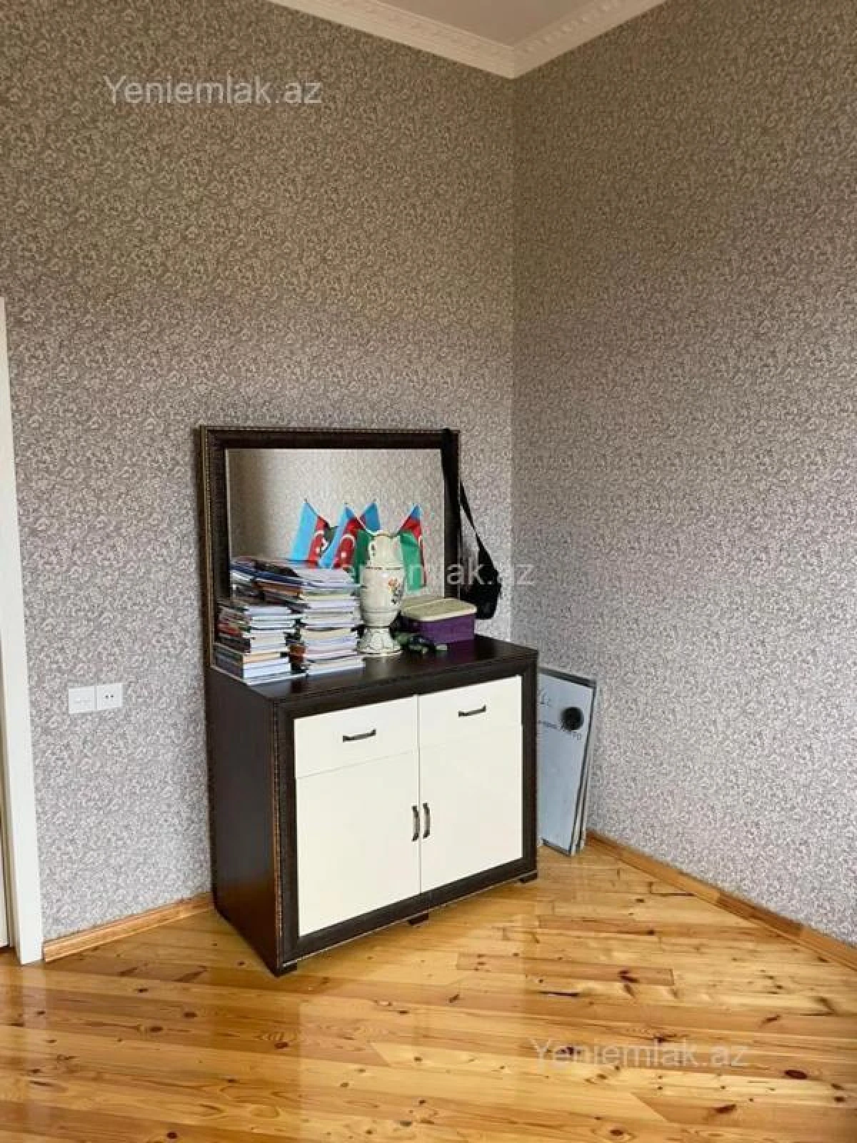 Satılır 9 otaqlı həyət evi 337 m²