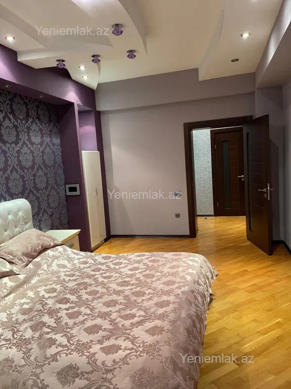 Satılır 3 otaqlı yeni tikili 160 m²