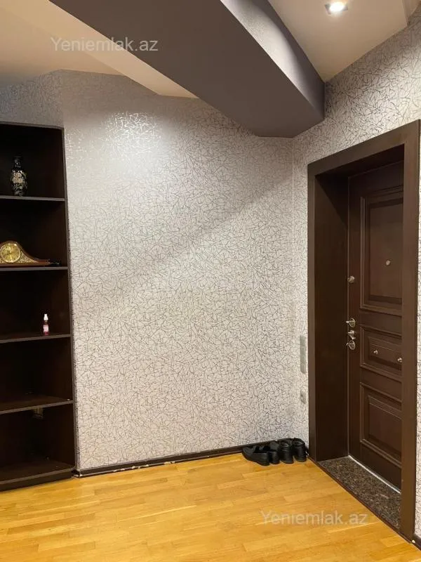 Satılır 3 otaqlı yeni tikili 160 m²