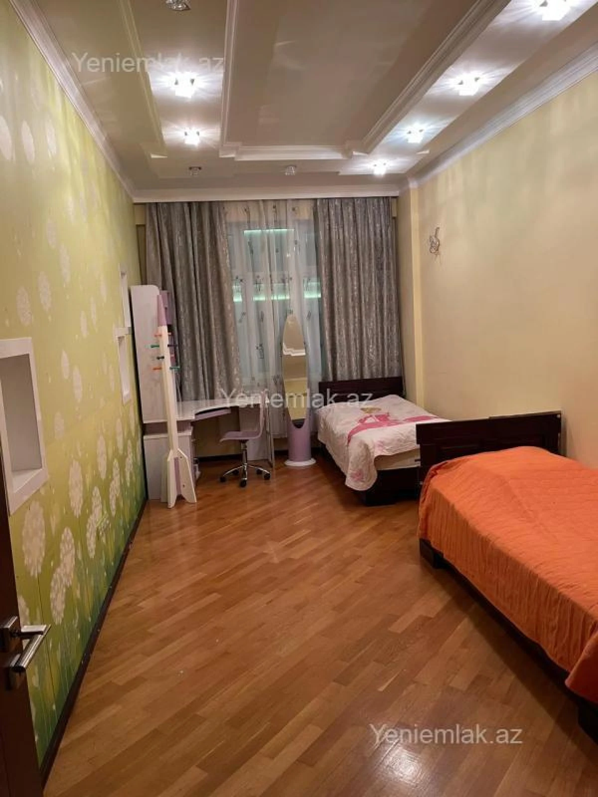 Satılır 3 otaqlı yeni tikili 160 m²