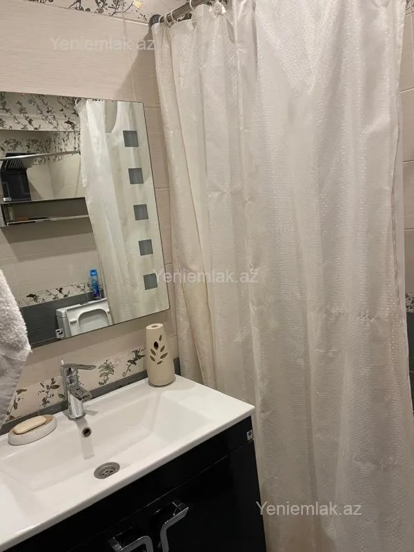 Satılır 3 otaqlı yeni tikili 160 m²