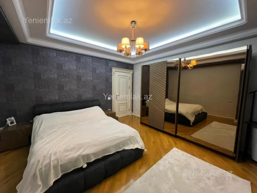 Satılır 4 otaqlı yeni tikili 210 m²