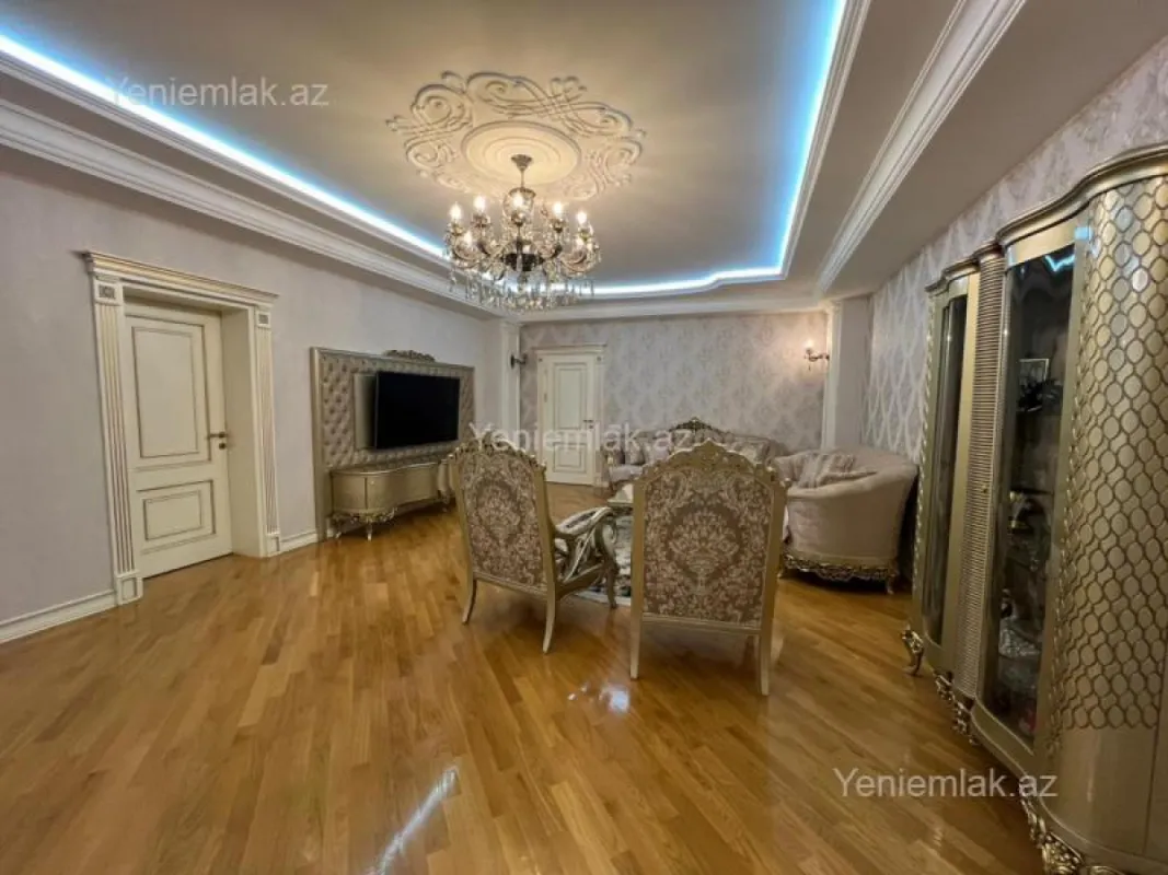 Satılır 4 otaqlı yeni tikili 210 m²