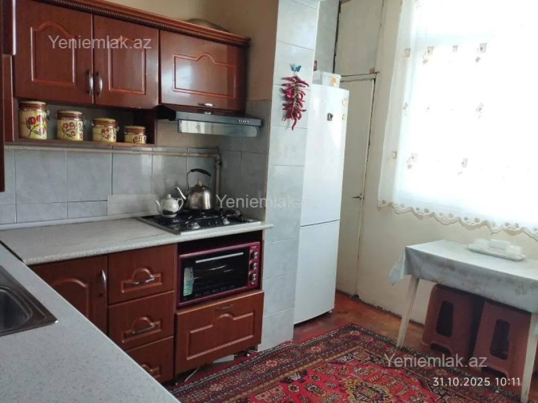 Satılır 3 otaqlı köhnə tikili 90 m²