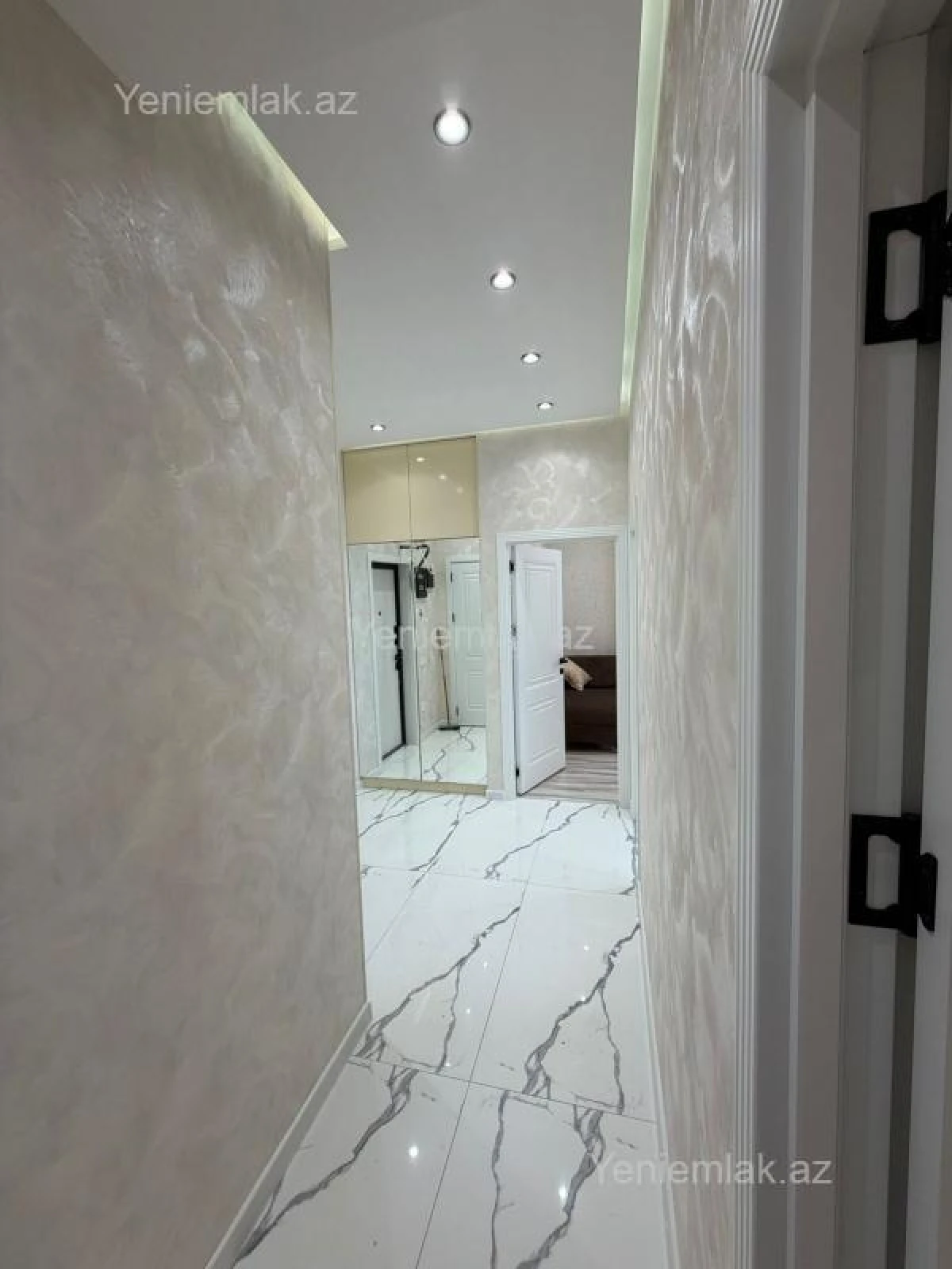 Satılır 2 otaqlı yeni tikili 80 m²