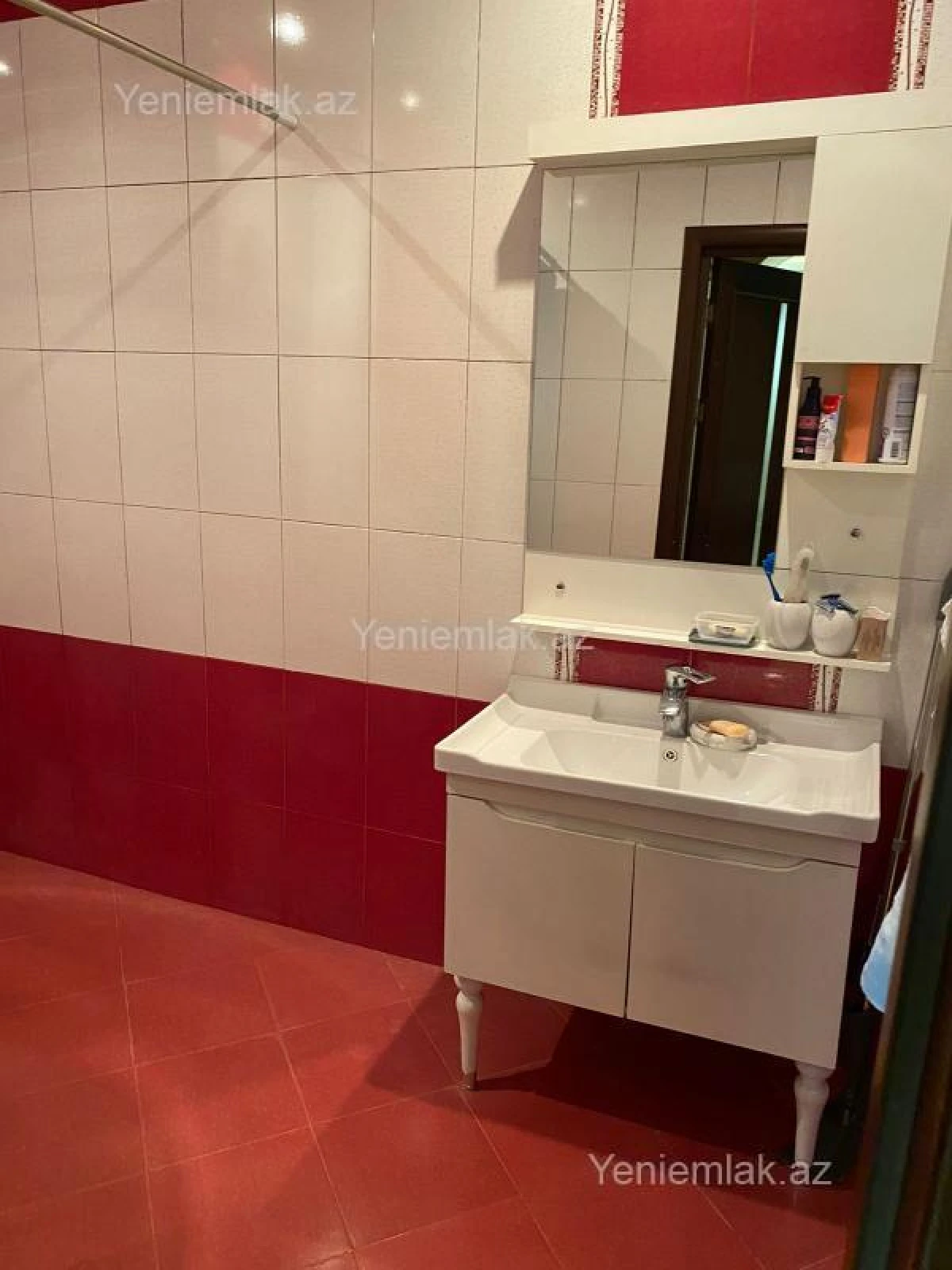 Satılır 3 otaqlı yeni tikili 95 m²