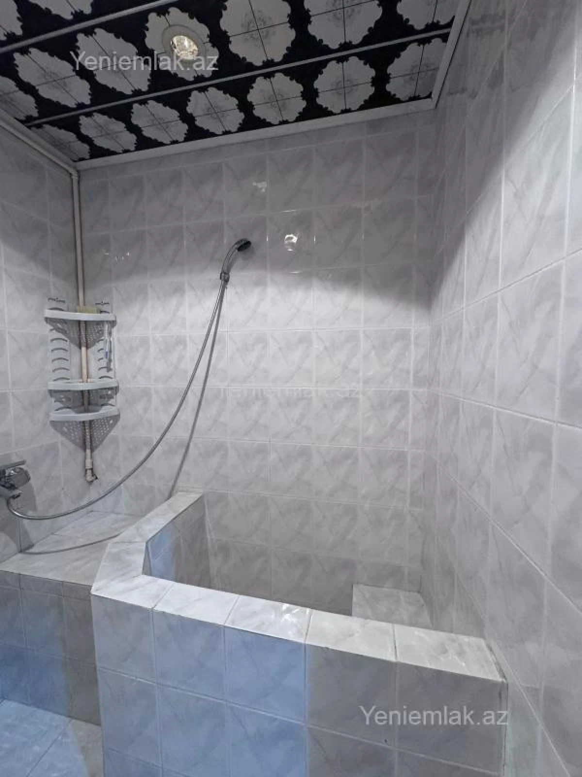 Satılır 3 otaqlı köhnə tikili 90 m²