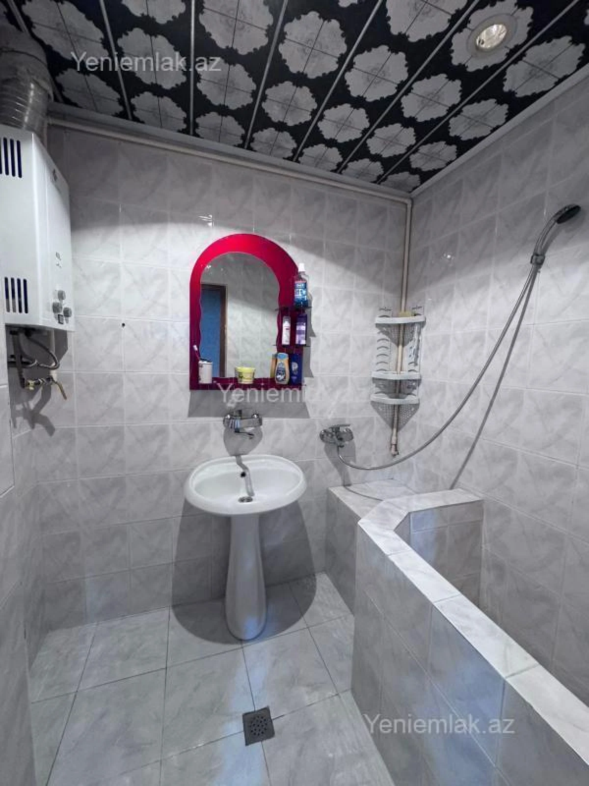 Satılır 3 otaqlı köhnə tikili 90 m²