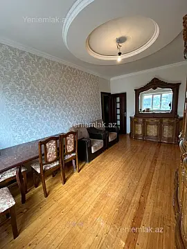 Satılır 4 otaqlı köhnə tikili 95 m²