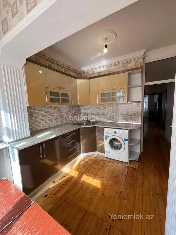 Satılır 4 otaqlı köhnə tikili 95 m²