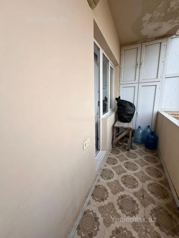 Satılır 4 otaqlı köhnə tikili 95 m²