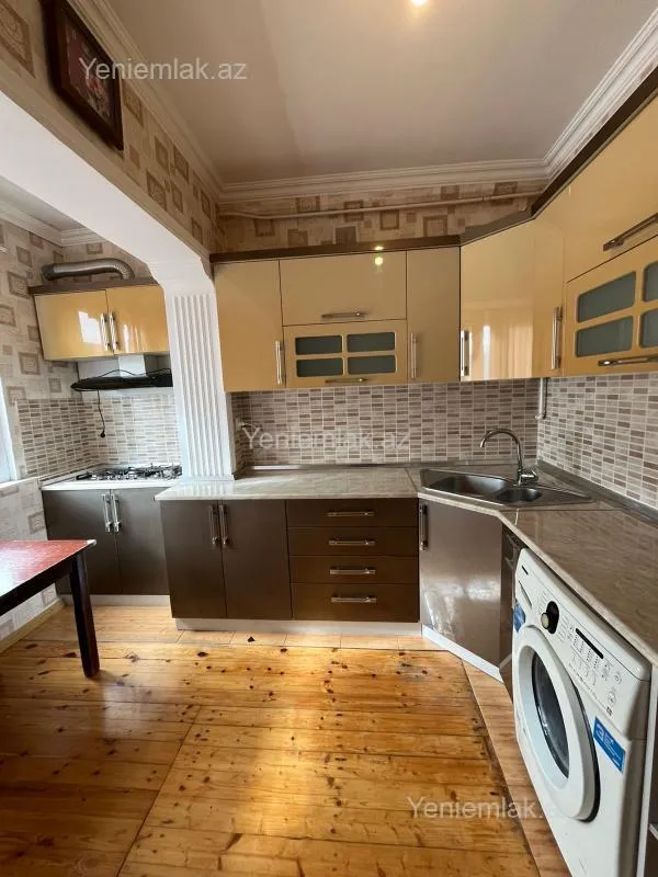 Satılır 4 otaqlı köhnə tikili 95 m²