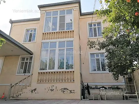 Satılır 4 otaqlı həyət evi 200 m²