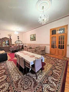 Satılır 4 otaqlı həyət evi 200 m²