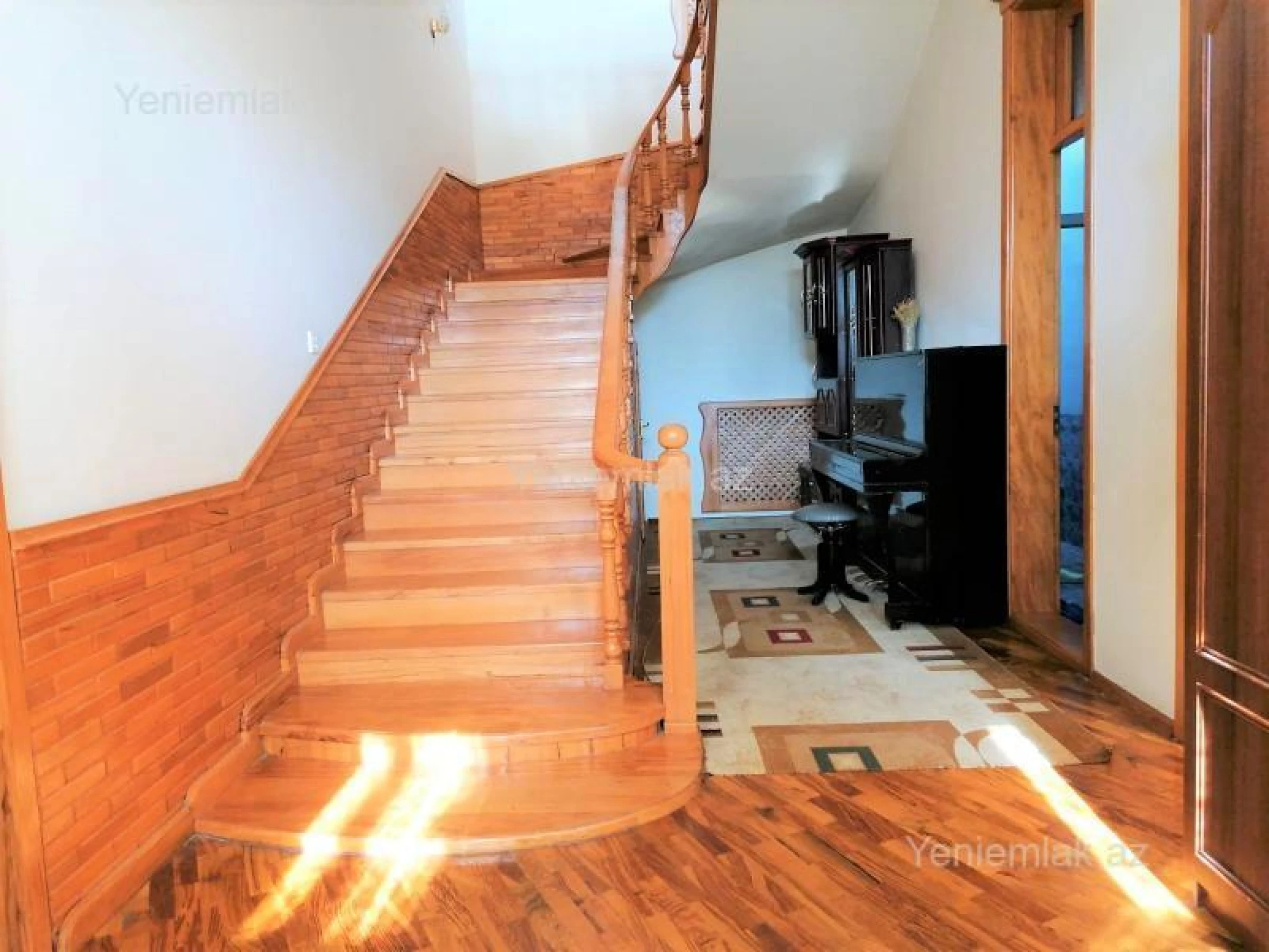 Satılır 4 otaqlı həyət evi 200 m²