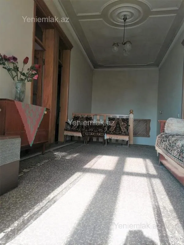 Satılır 4 otaqlı həyət evi 200 m²