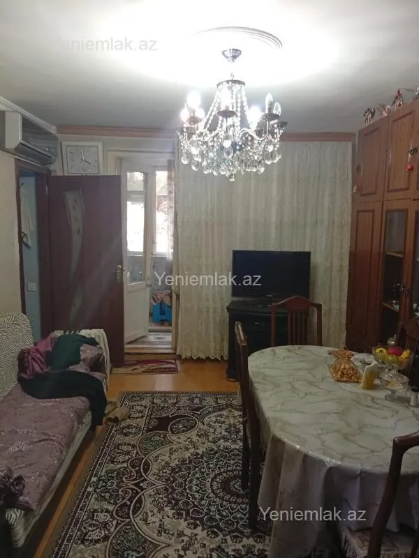 Satılır 2 otaqlı köhnə tikili 50 m²