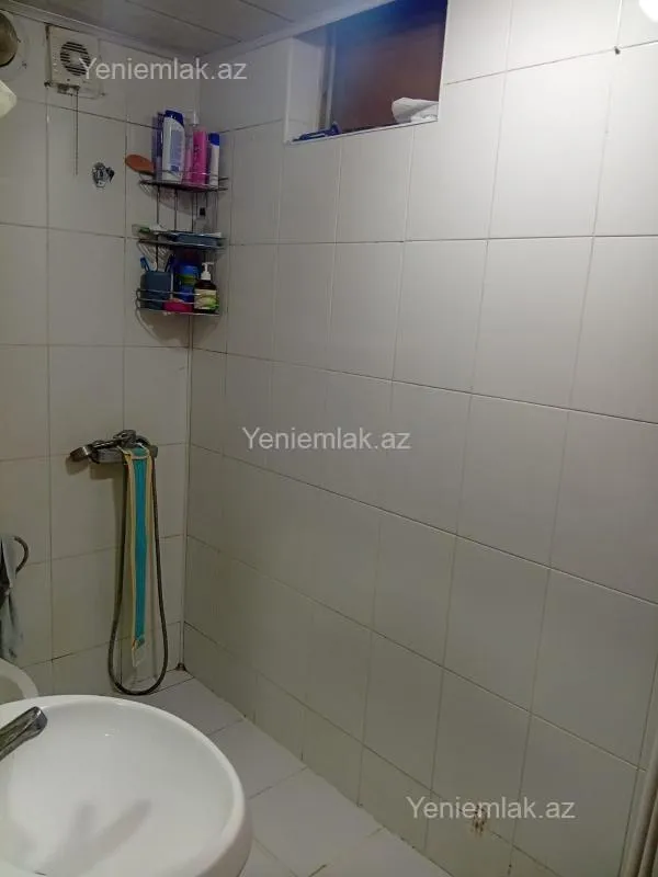 Satılır 2 otaqlı köhnə tikili 50 m²