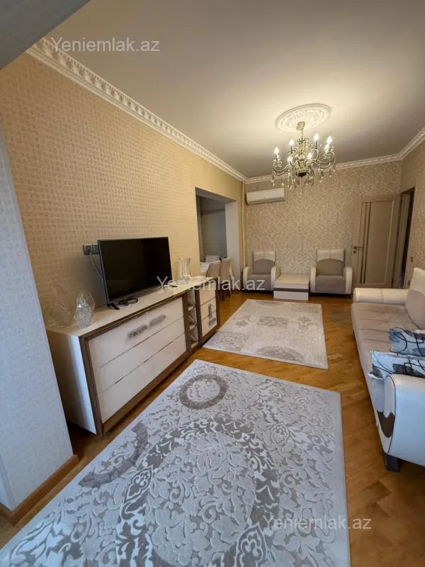 Satılır 3 otaqlı köhnə tikili 90 m²