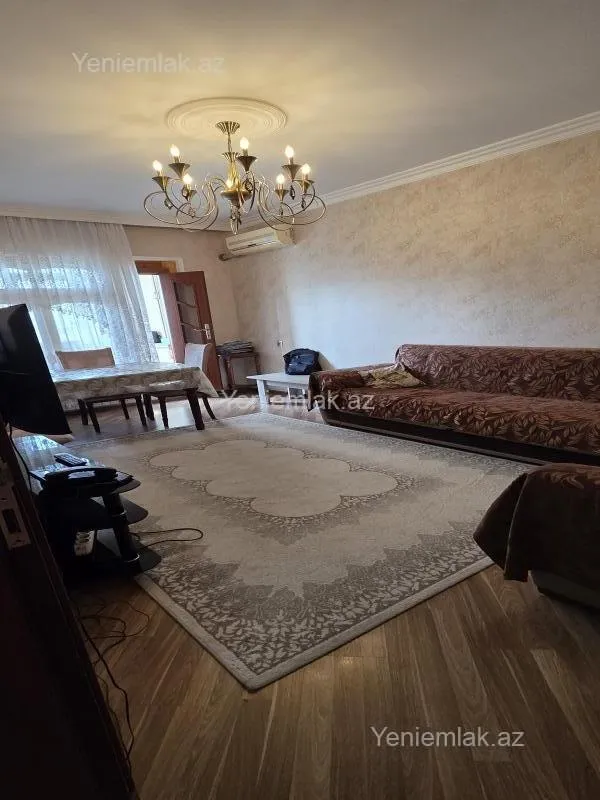 Satılır 4 otaqlı köhnə tikili 95 m²