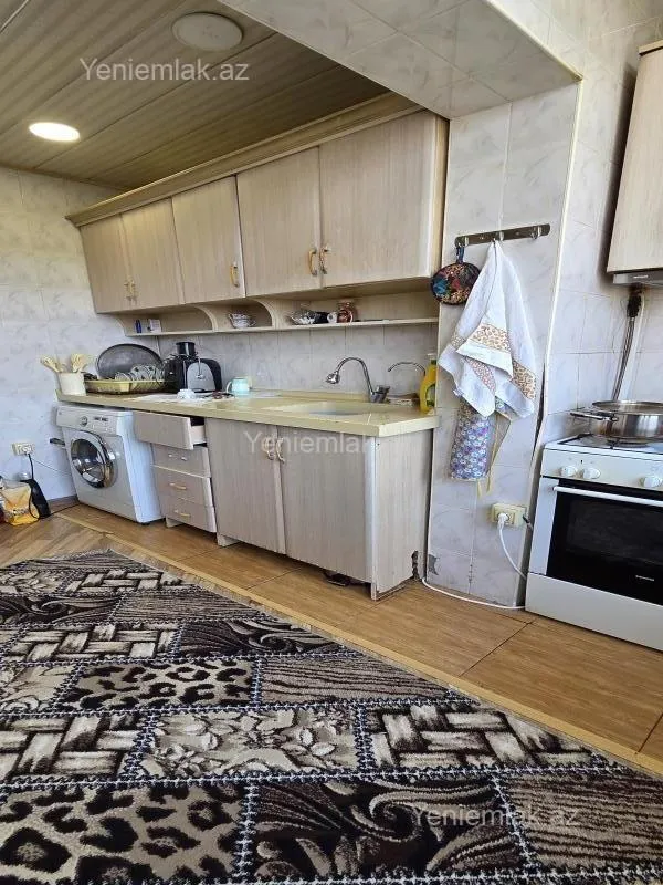 Satılır 4 otaqlı köhnə tikili 95 m²