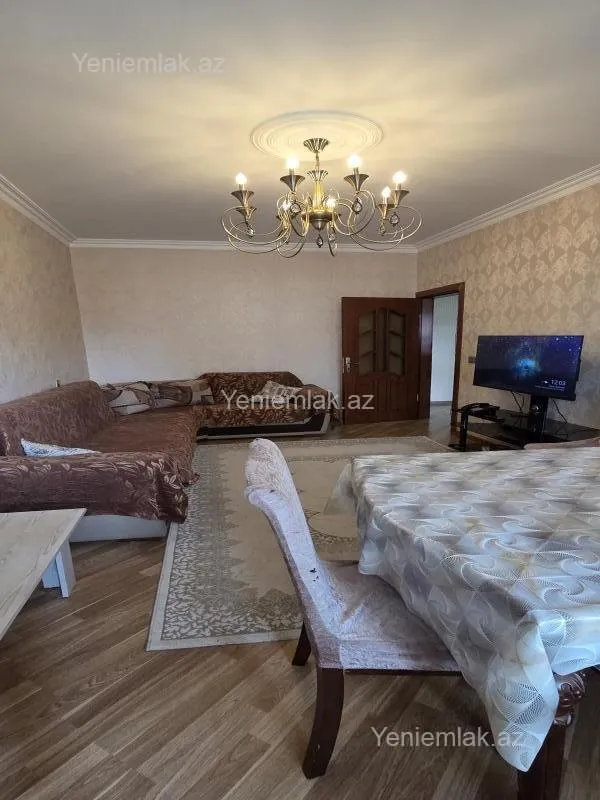 Satılır 4 otaqlı köhnə tikili 95 m²