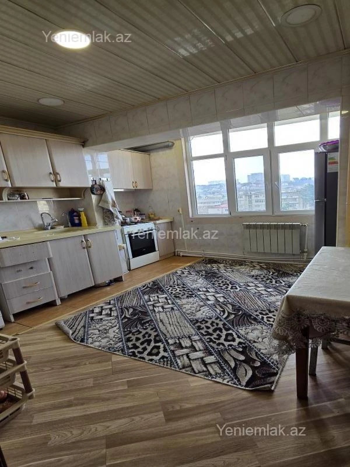 Satılır 4 otaqlı köhnə tikili 95 m²