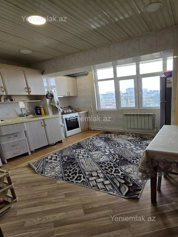 Satılır 4 otaqlı köhnə tikili 95 m²