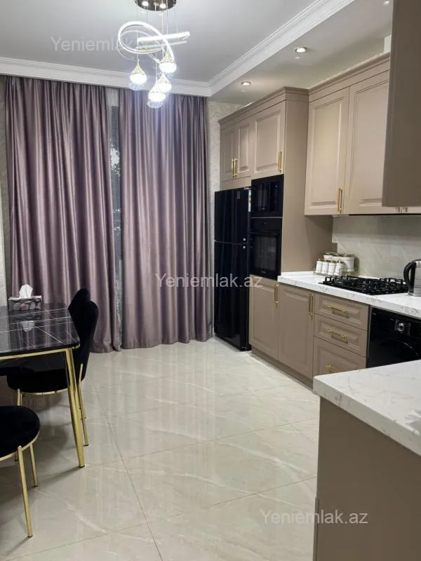 Satılır 3 otaqlı yeni tikili 128 m²
