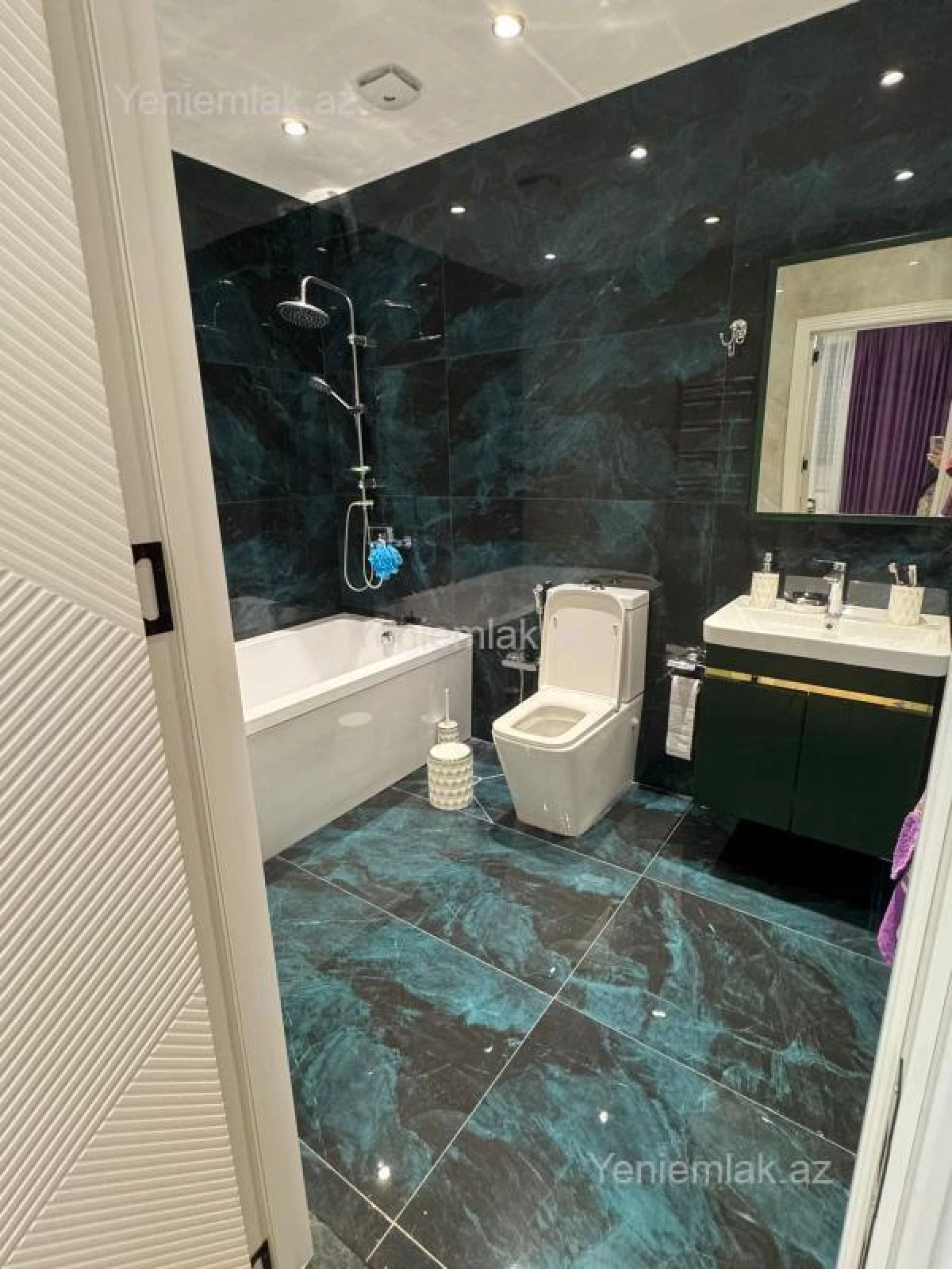 Satılır 3 otaqlı yeni tikili 128 m²