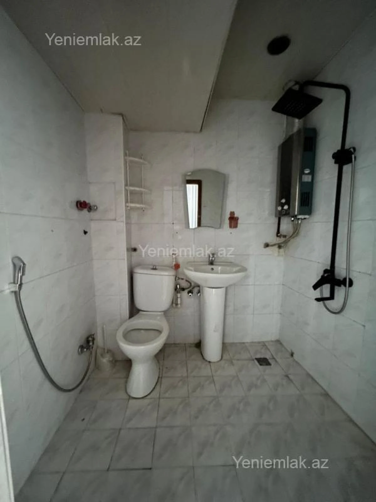 Satılır 1 otaqlı köhnə tikili 35 m²