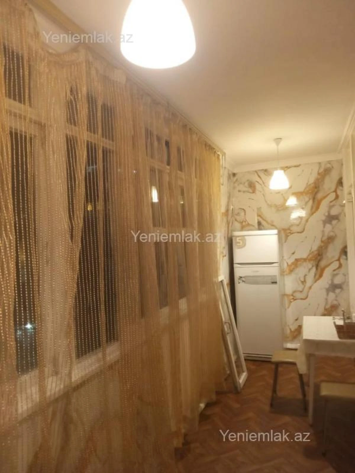 Satılır 3 otaqlı köhnə tikili 80 m²