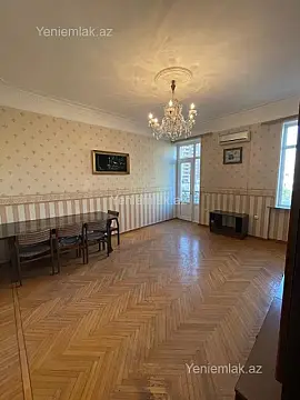 Satılır 3 otaqlı köhnə tikili 80 m²