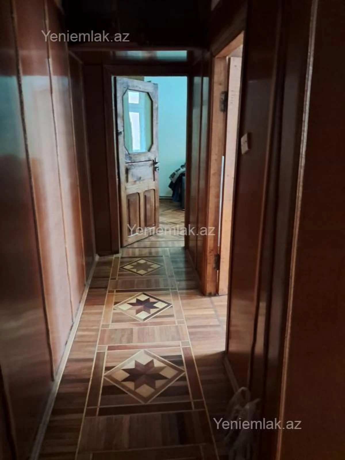 Satılır 4 otaqlı köhnə tikili 85 m²