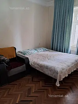 Satılır 4 otaqlı köhnə tikili 85 m²