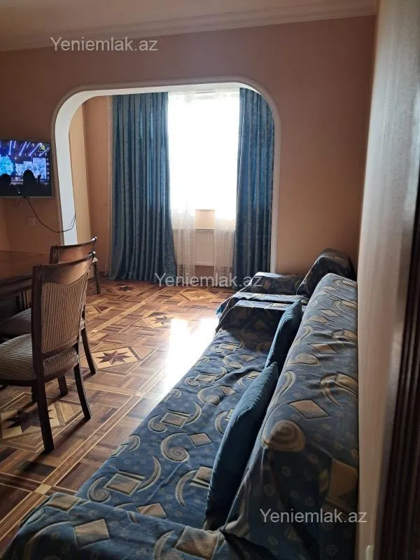 Satılır 4 otaqlı köhnə tikili 85 m²