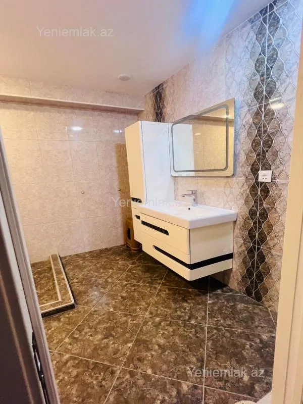 Satılır 3 otaqlı yeni tikili 120 m²