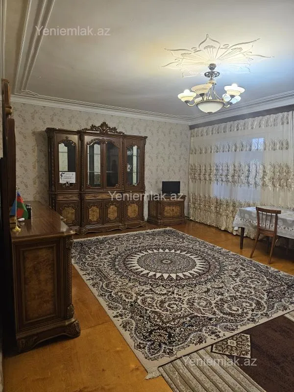 Satılır 4 otaqlı köhnə tikili 80 m²