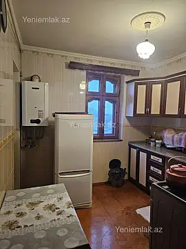 Satılır 4 otaqlı köhnə tikili 80 m²