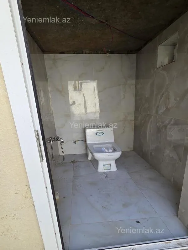 Satılır 6 otaqlı həyət evi 200 m²