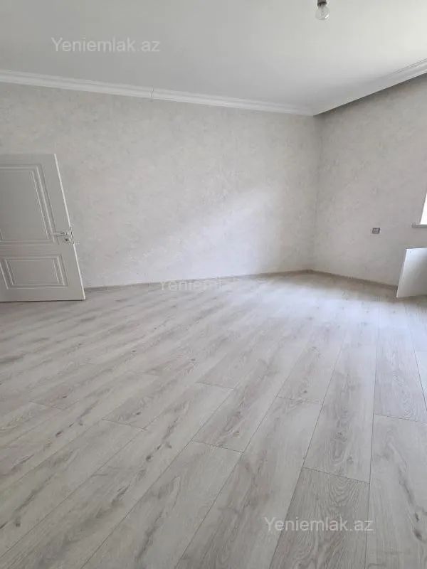 Satılır 6 otaqlı həyət evi 200 m²