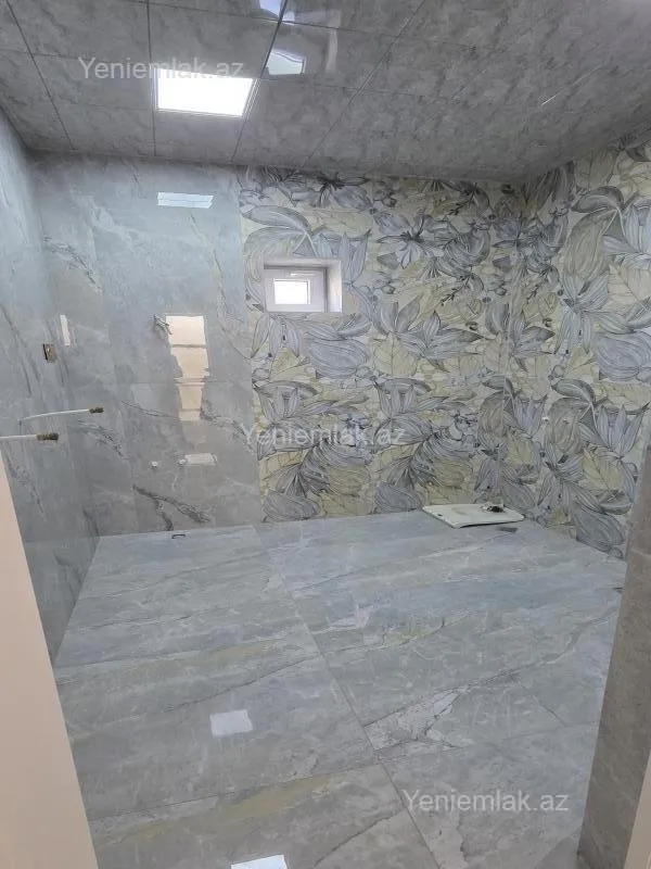 Satılır 6 otaqlı həyət evi 200 m²