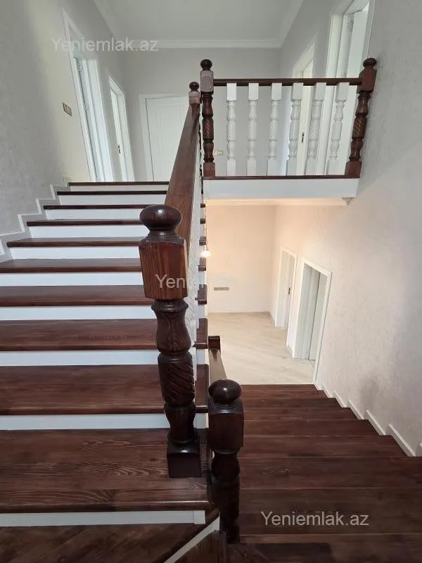 Satılır 6 otaqlı həyət evi 200 m²