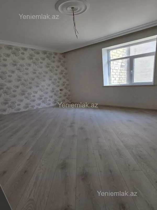Satılır 6 otaqlı həyət evi 200 m²