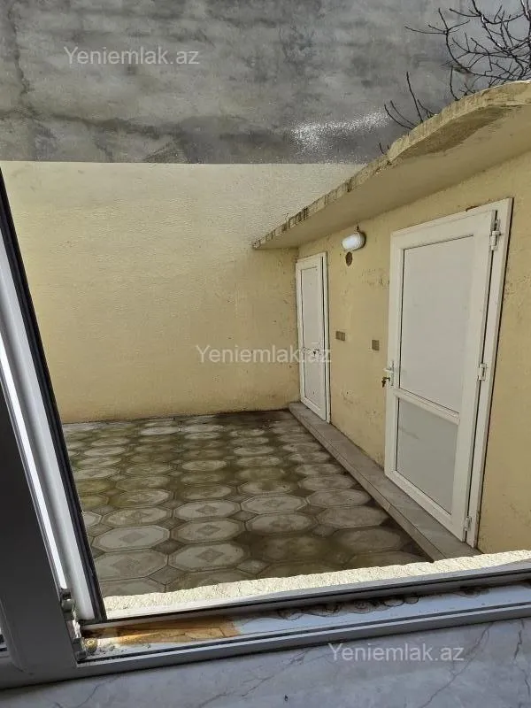 Satılır 6 otaqlı həyət evi 200 m²