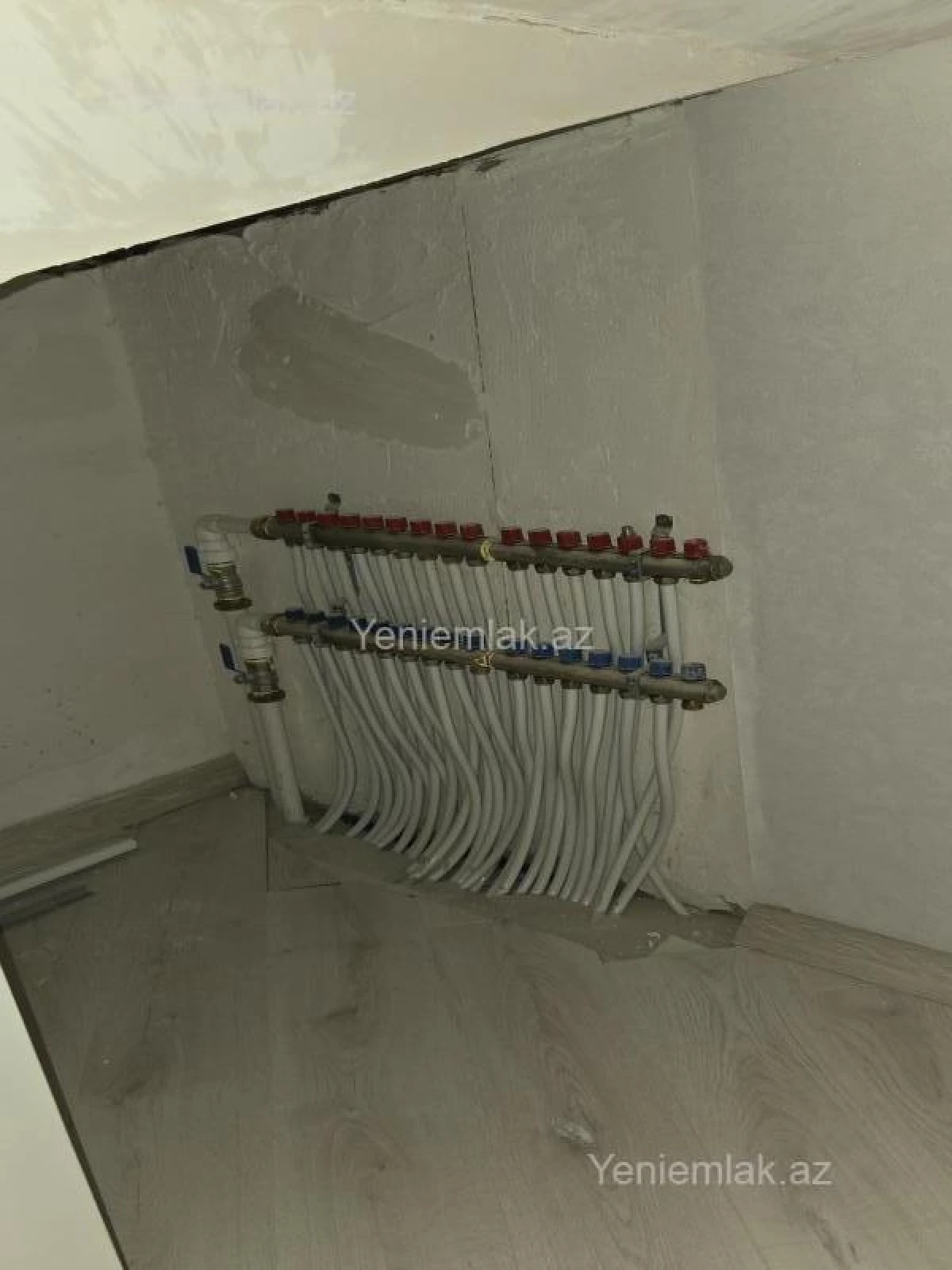 Satılır 6 otaqlı həyət evi 200 m²