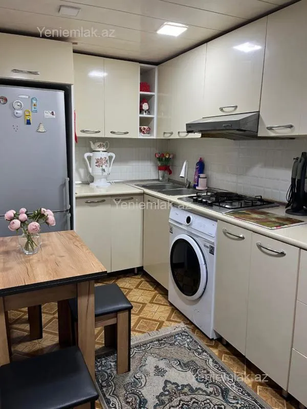 Satılır 4 otaqlı həyət evi 100 m²