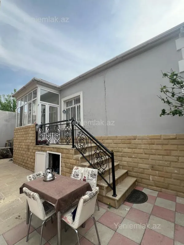 Satılır 3 otaqlı həyət evi 100 m²