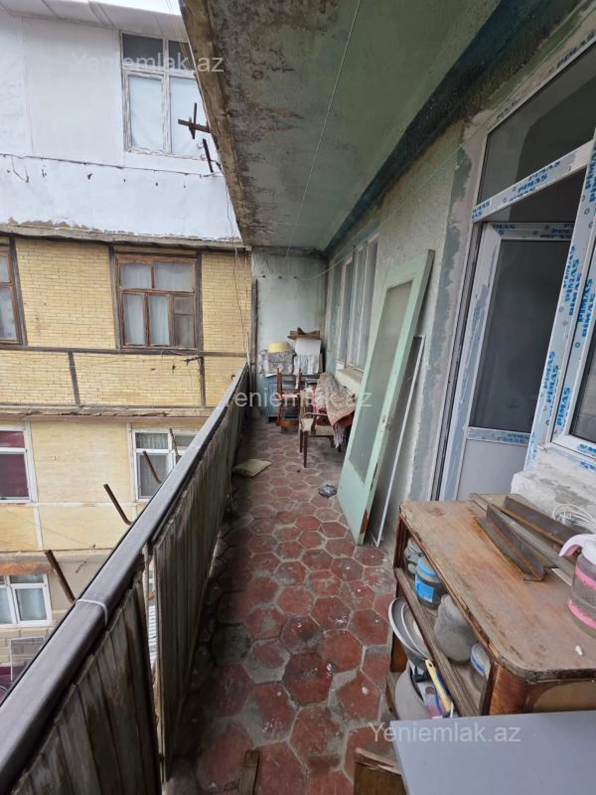 Satılır 1 otaqlı köhnə tikili 35 m²